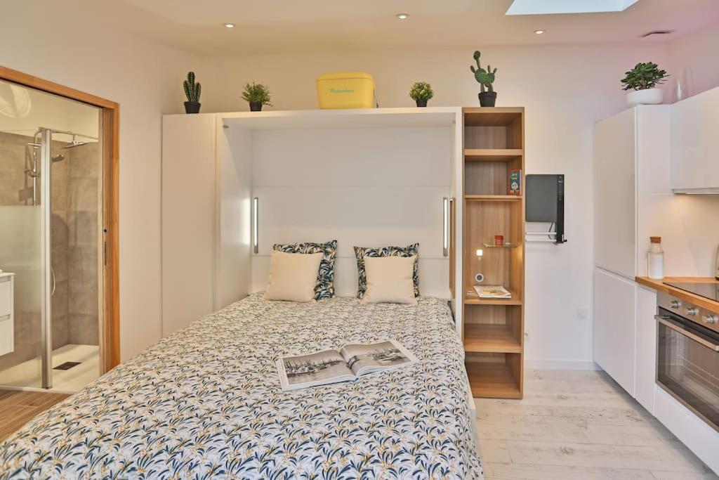 Tiny Studio Terrasse, Hypercentre La Plage A 2 Pas ! Ле-Сабль-д’Олон Экстерьер фото